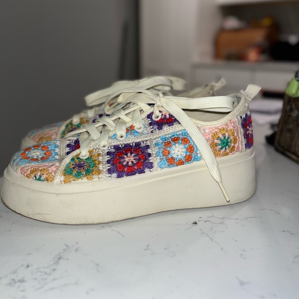 Dirty Laundry Rambling Women’s Sneakers